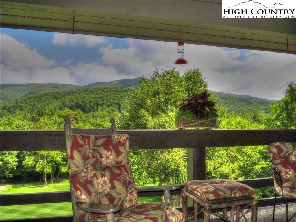 Image number 13 for the current listing