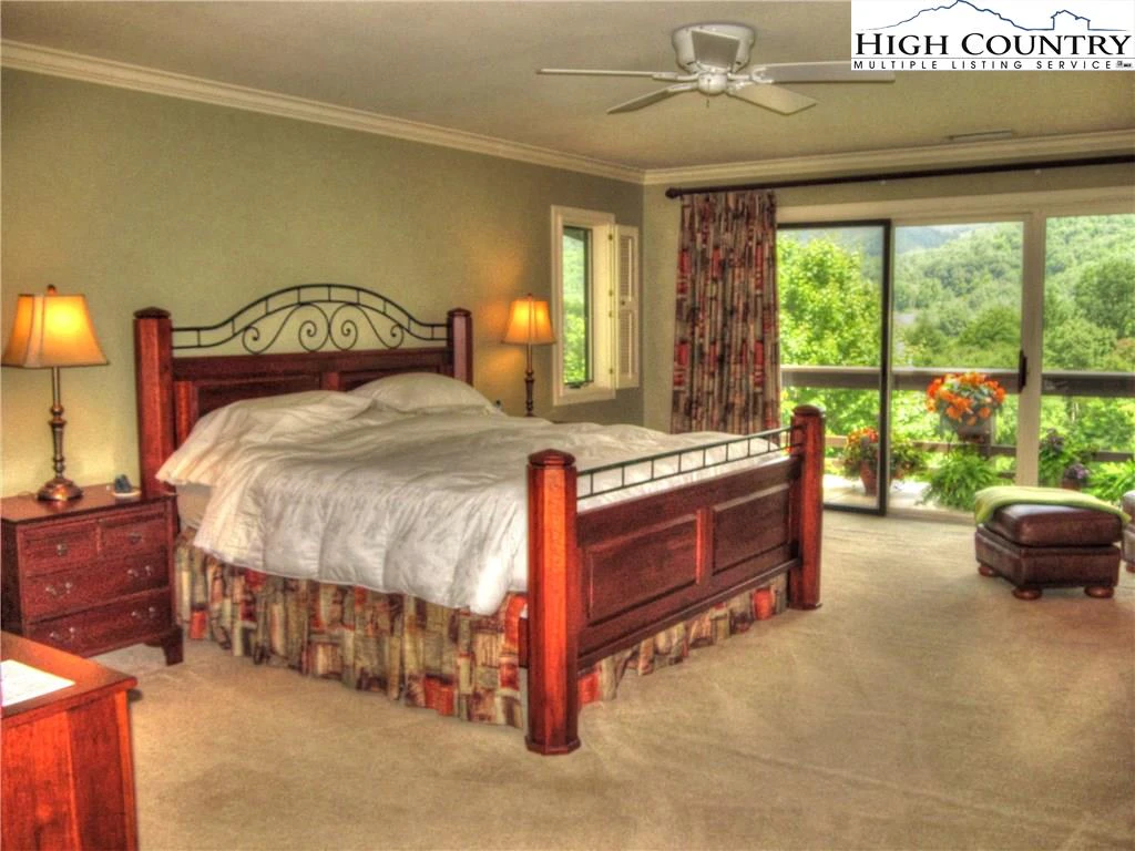 Image number 8 for the current listing