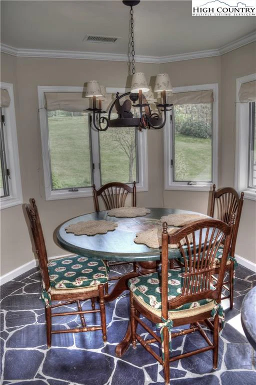 Image number 2 for the current listing