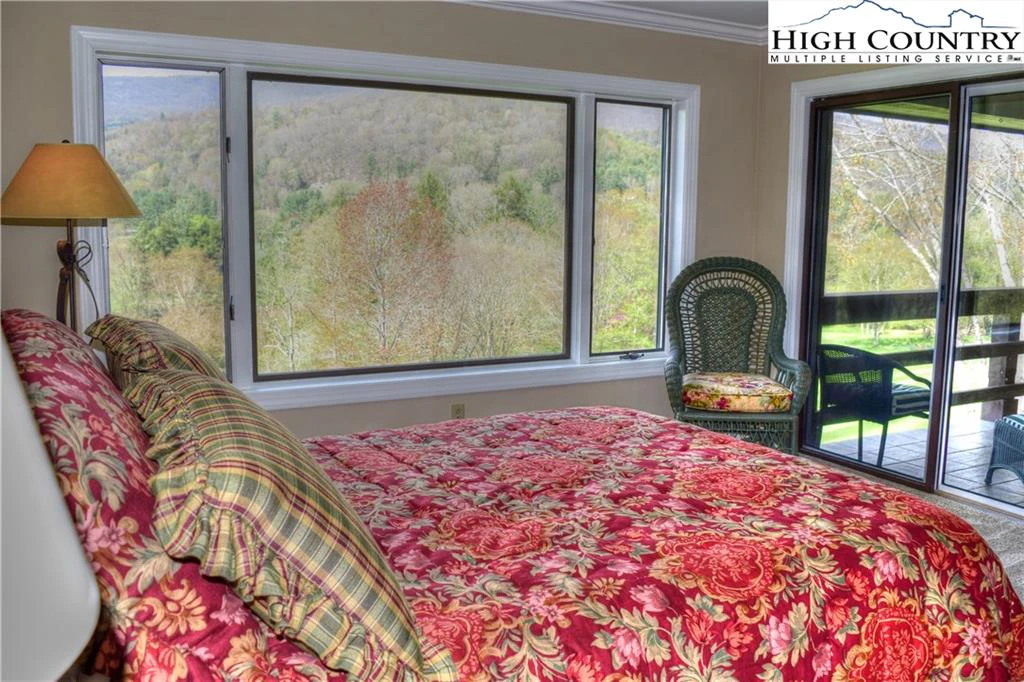 Image number 7 for the current listing