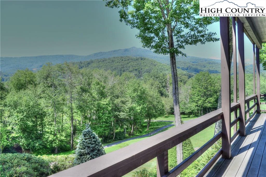 Image number 19 for the current listing