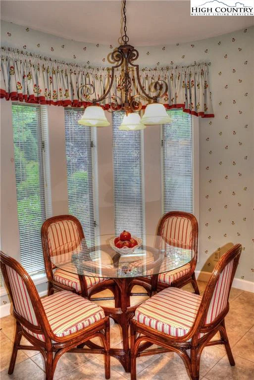Image number 12 for the current listing