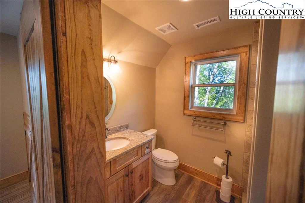 Image number 6 for the current listing