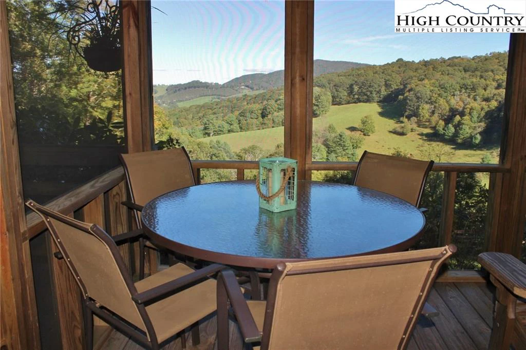 Image number 4 for the current listing