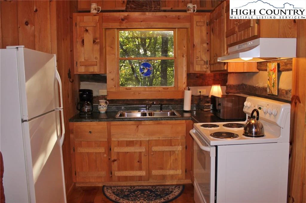 Image number 10 for the current listing