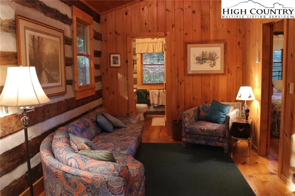 Image number 2 for the current listing