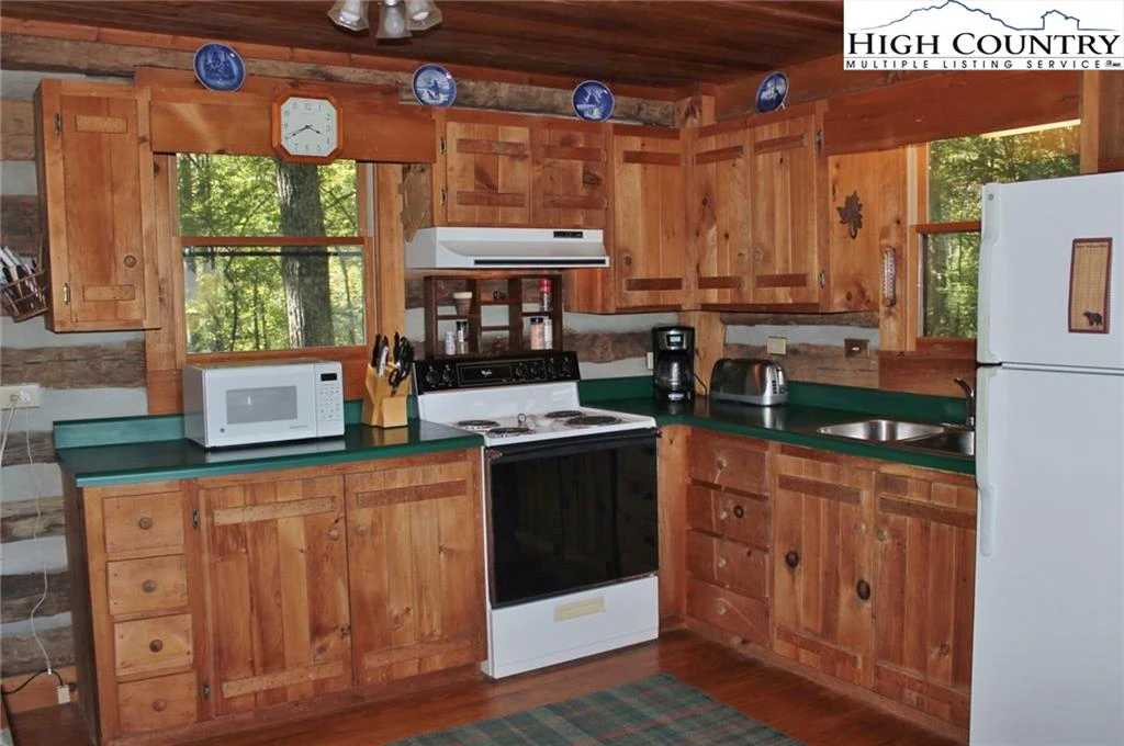Image number 20 for the current listing