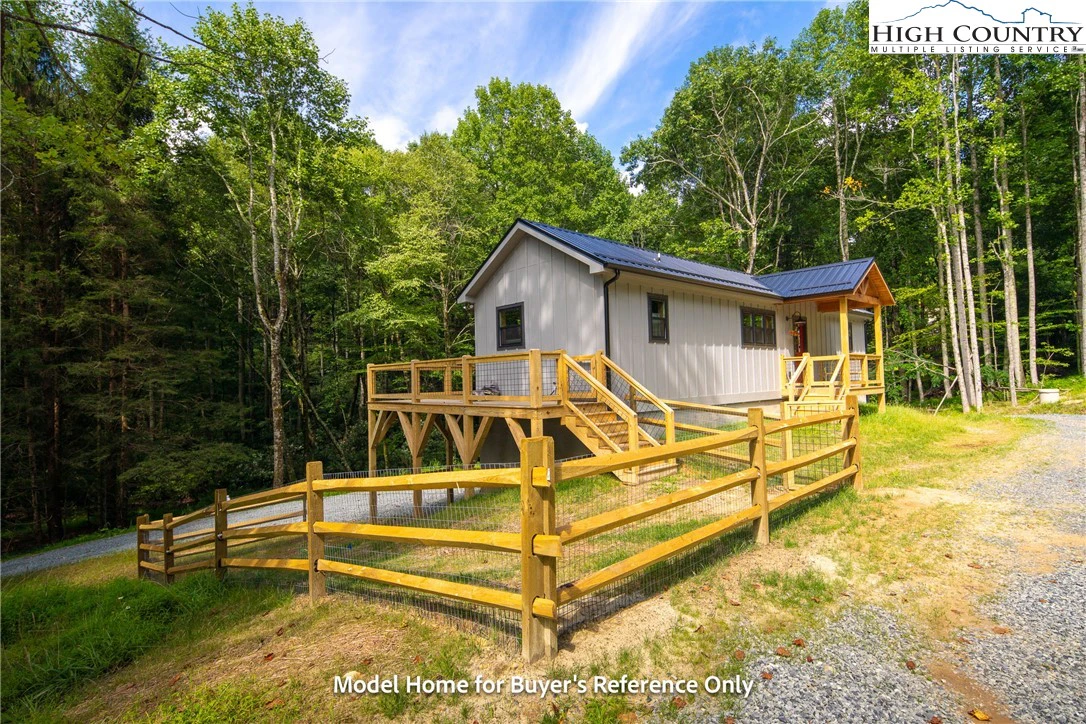 Image number 4 for the current listing