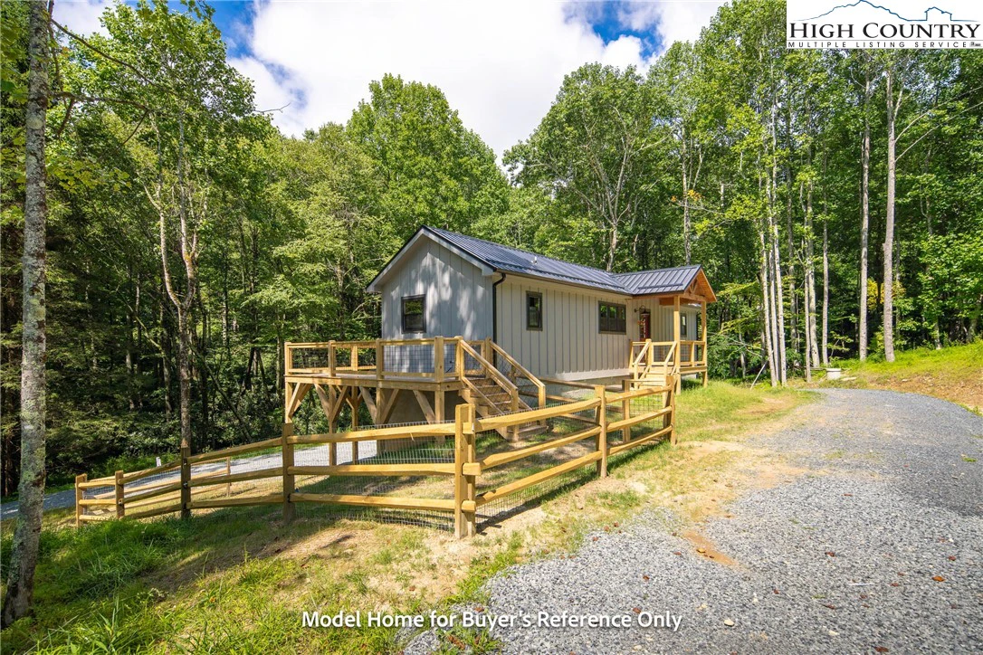 Image number 9 for the current listing