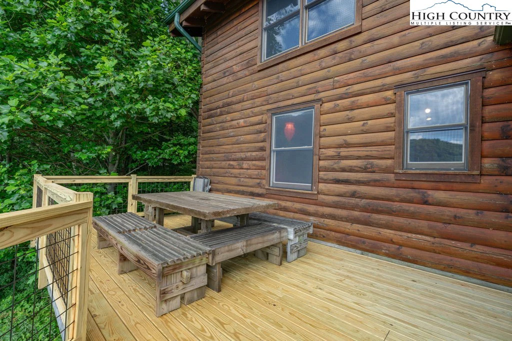 Image number 4 for the current listing