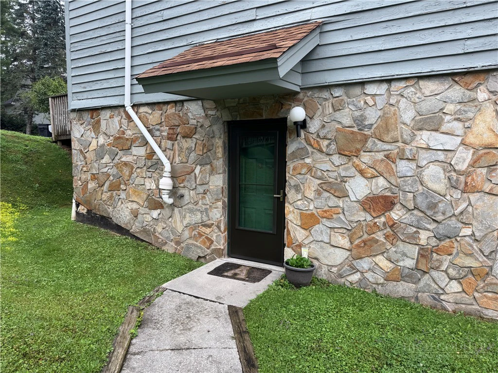 Image number 2 for the current listing