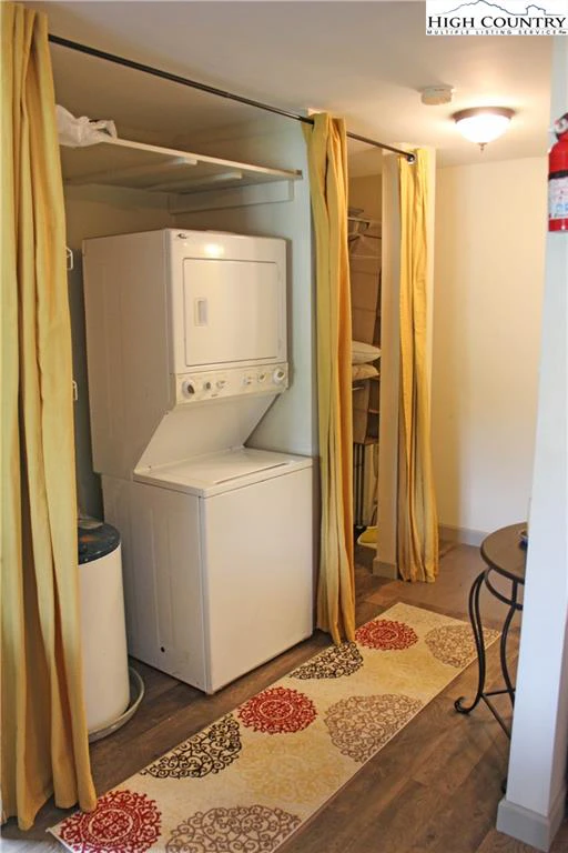 Image number 5 for the current listing