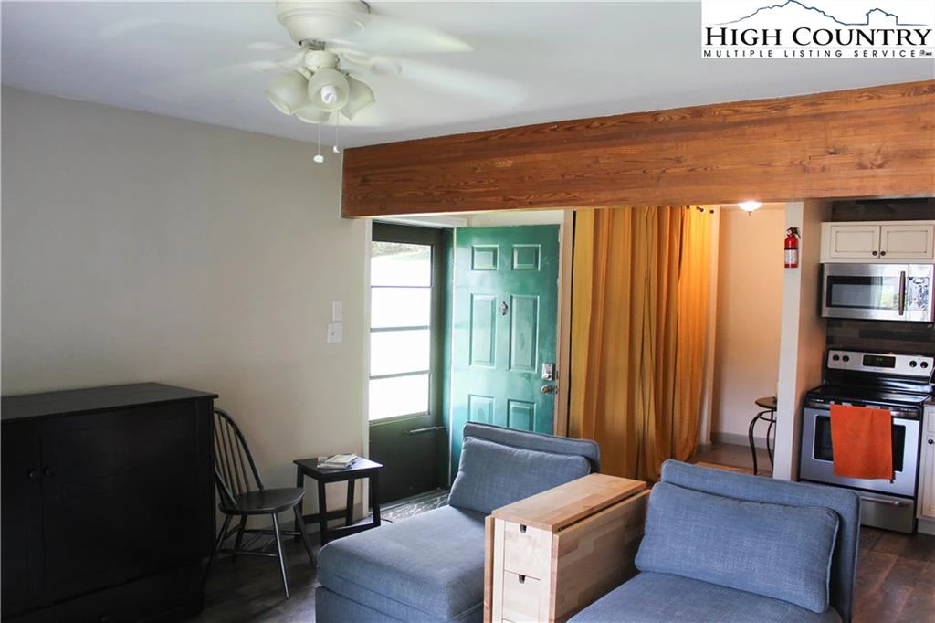 Image number 12 for the current listing
