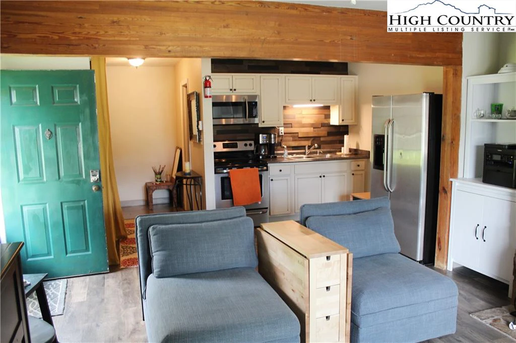 Image number 10 for the current listing