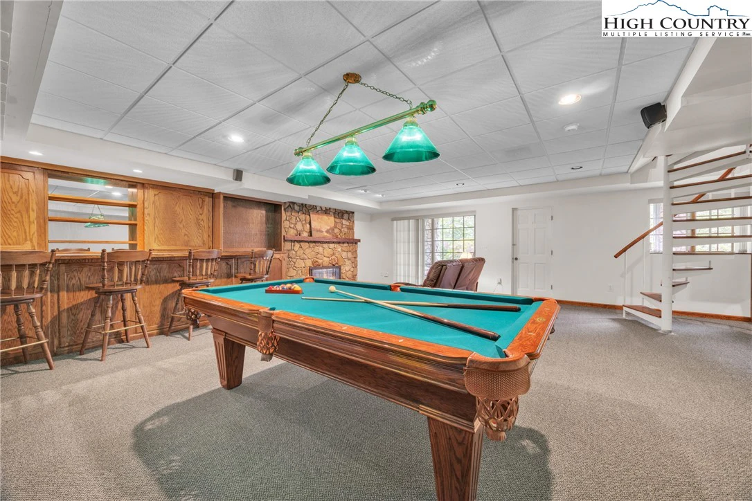 Image number 12 for the current listing