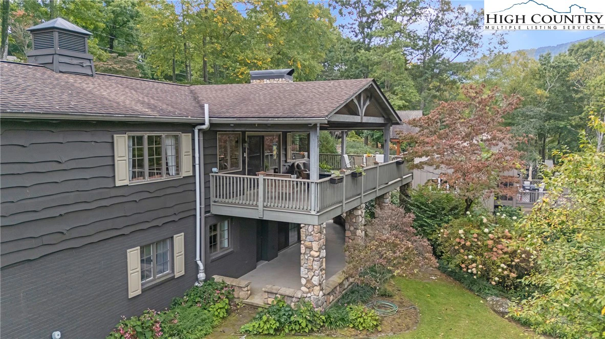 Image number 19 for the current listing