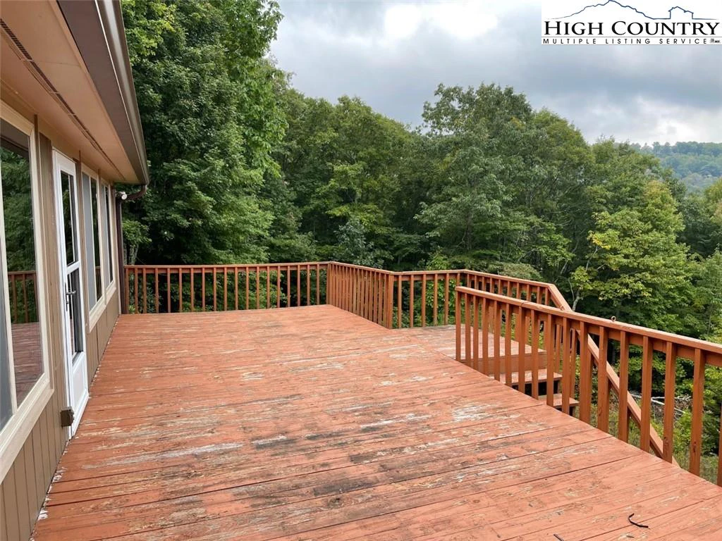 Image number 16 for the current listing