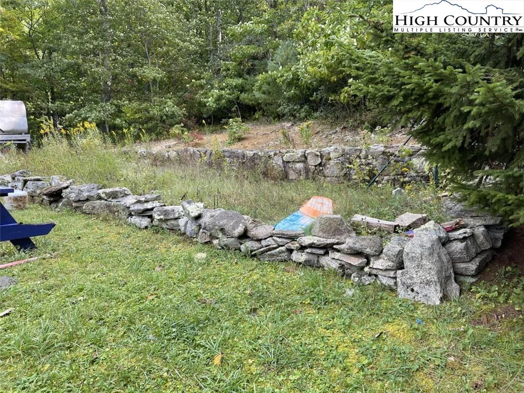 Image number 15 for the current listing