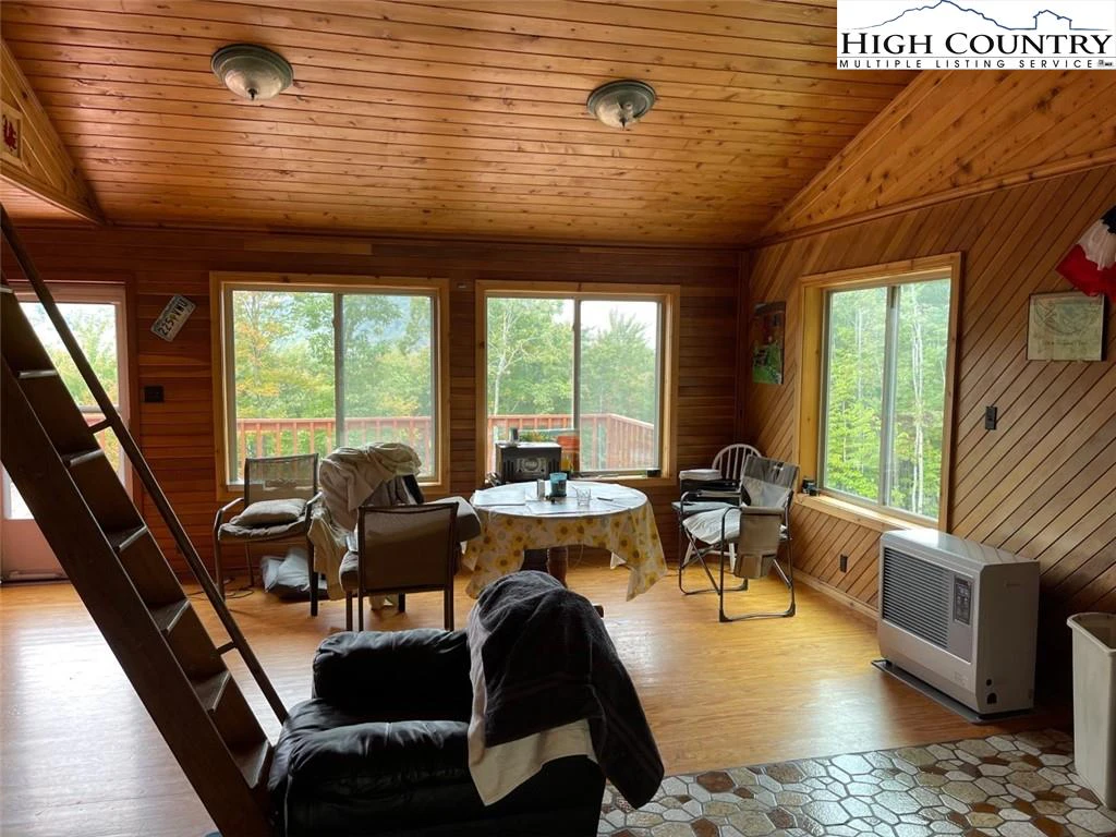 Image number 2 for the current listing