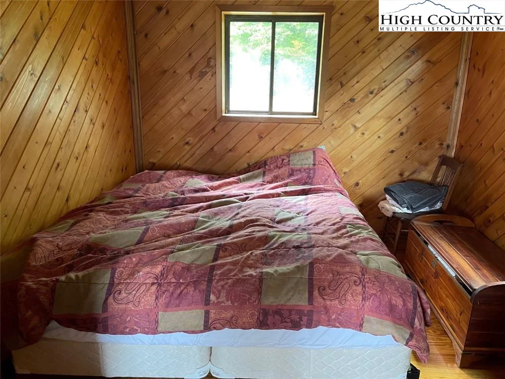 Image number 10 for the current listing
