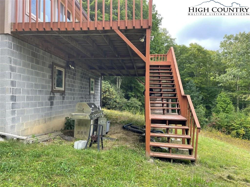 Image number 19 for the current listing