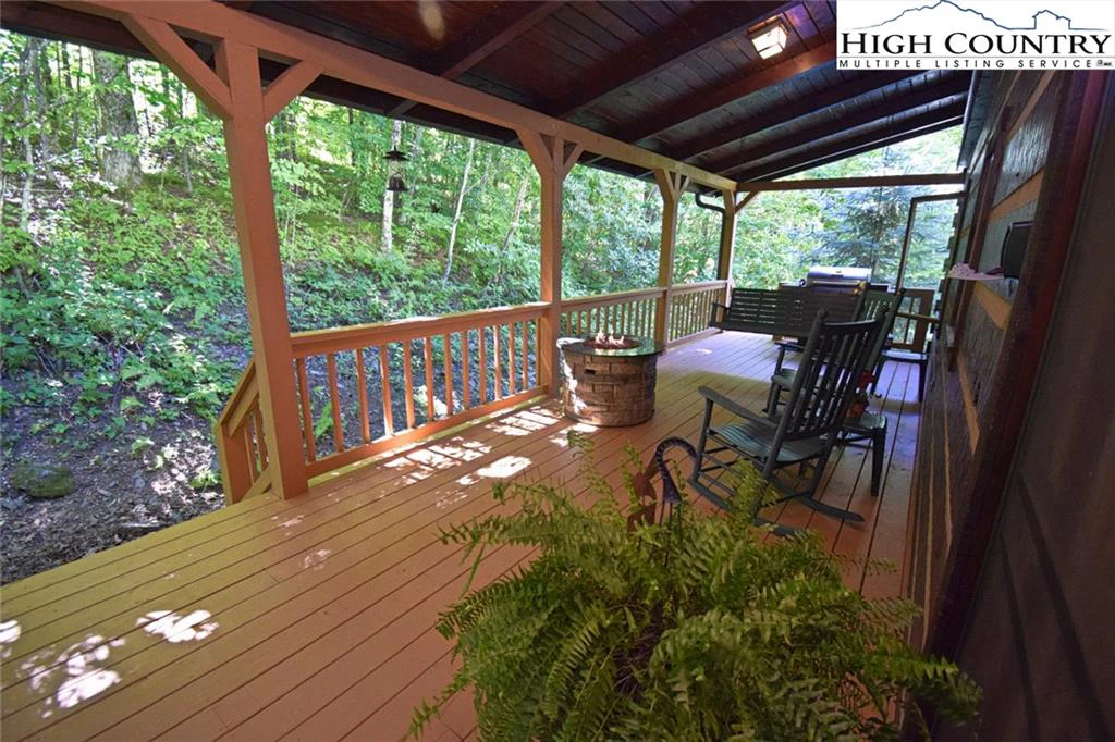 Image number 4 for the current listing