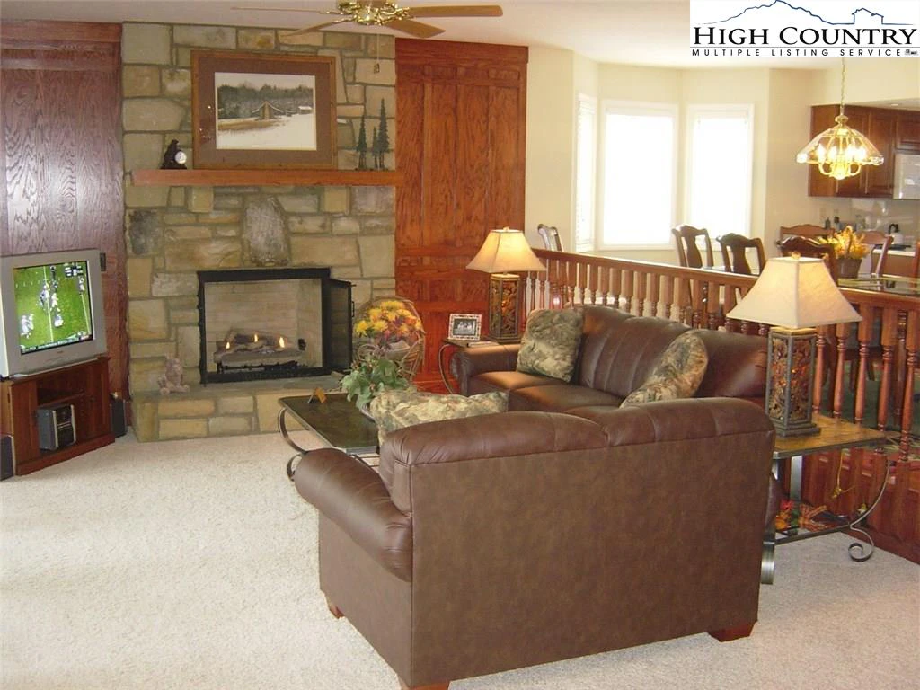 Image number 12 for the current listing