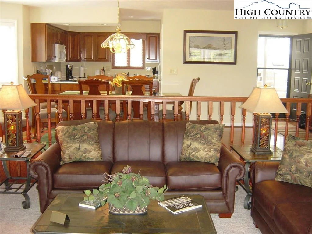 Image number 13 for the current listing