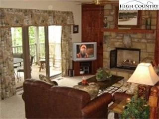 Image number 10 for the current listing