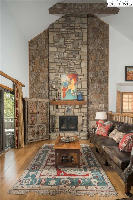 Image number 21 for the current listing