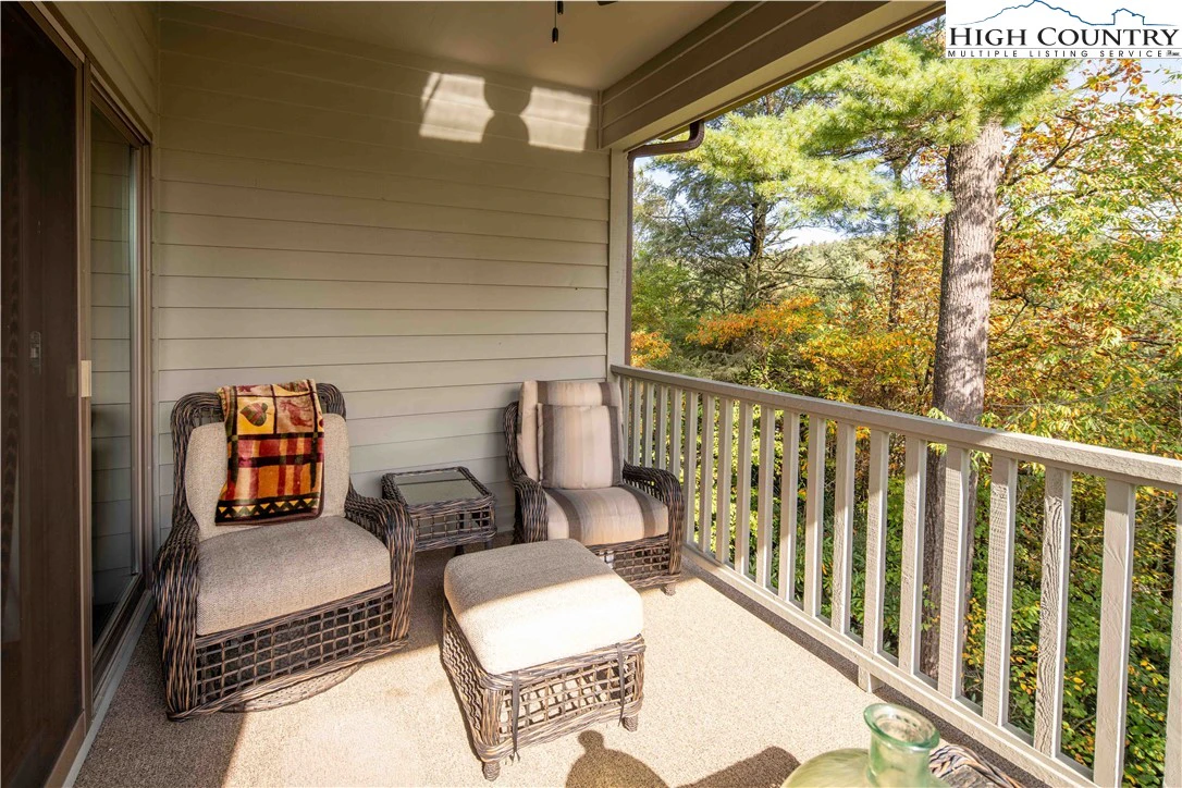 Image number 3 for the current listing