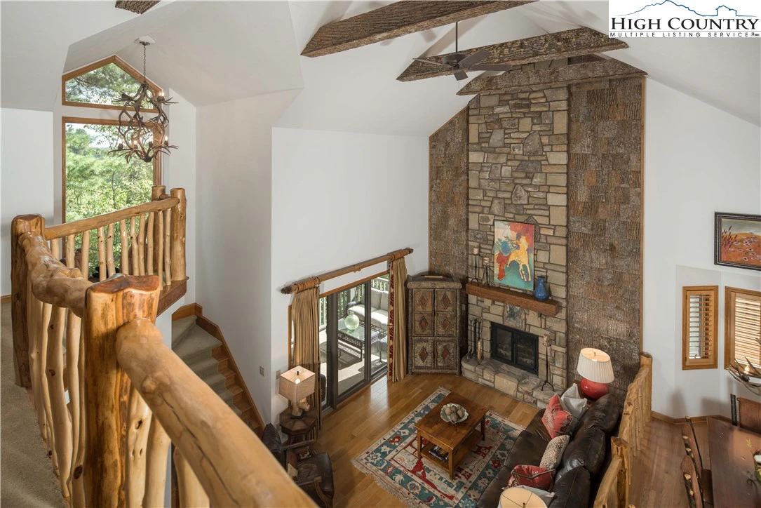 Image number 12 for the current listing