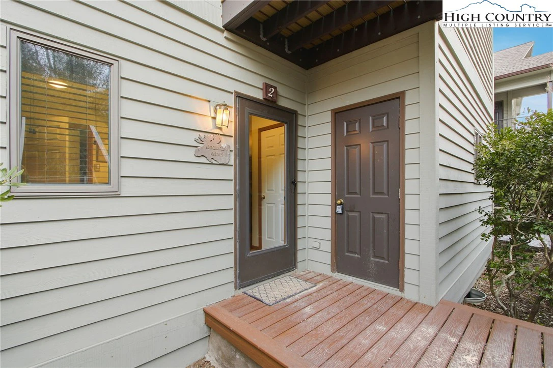 Image number 1 for the current listing