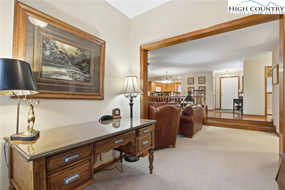 Image number 15 for the current listing