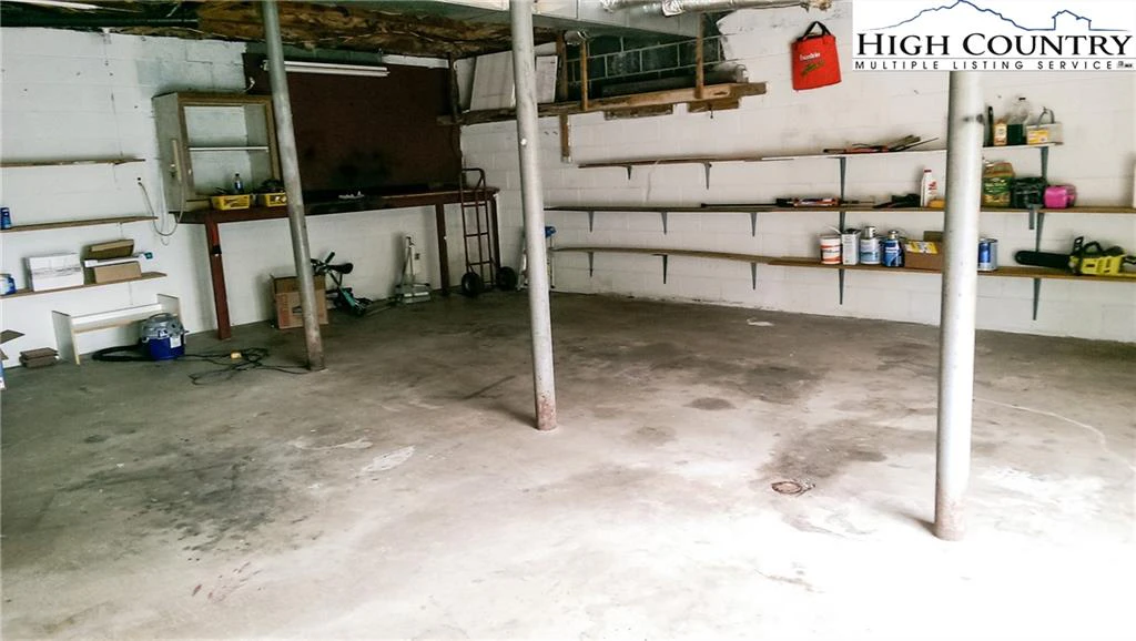 Image number 9 for the current listing