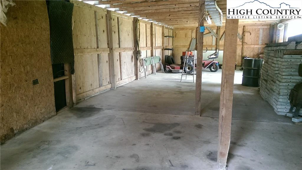 Image number 8 for the current listing