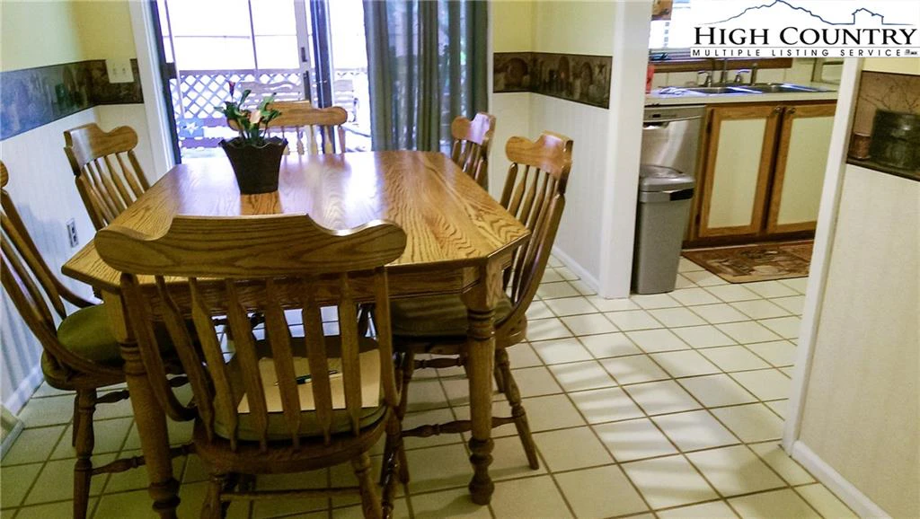 Image number 20 for the current listing