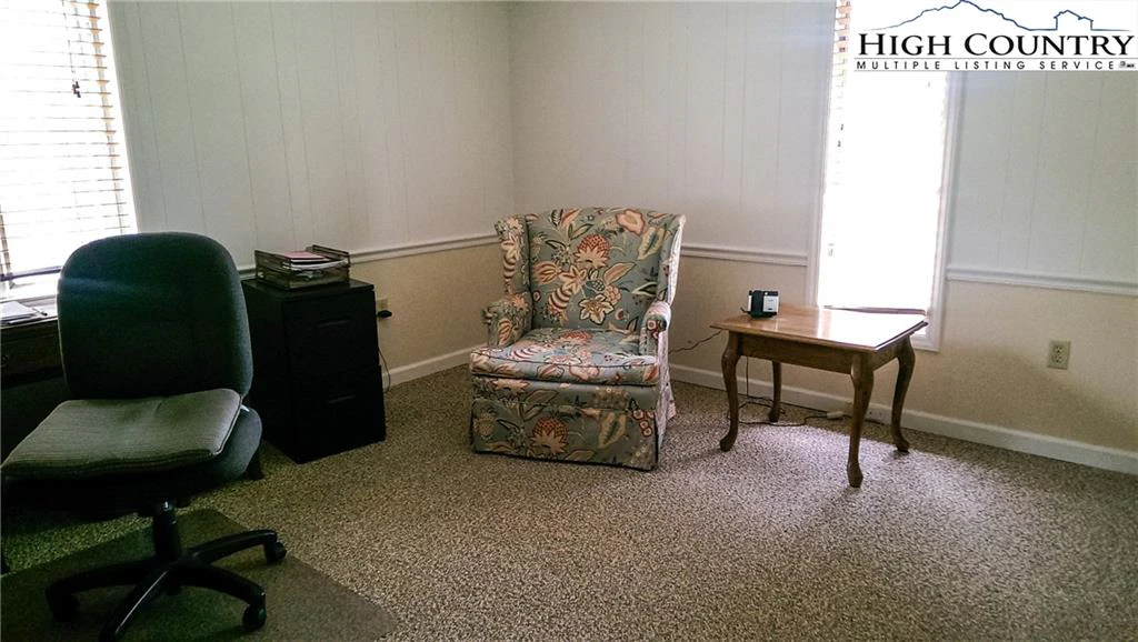 Image number 16 for the current listing