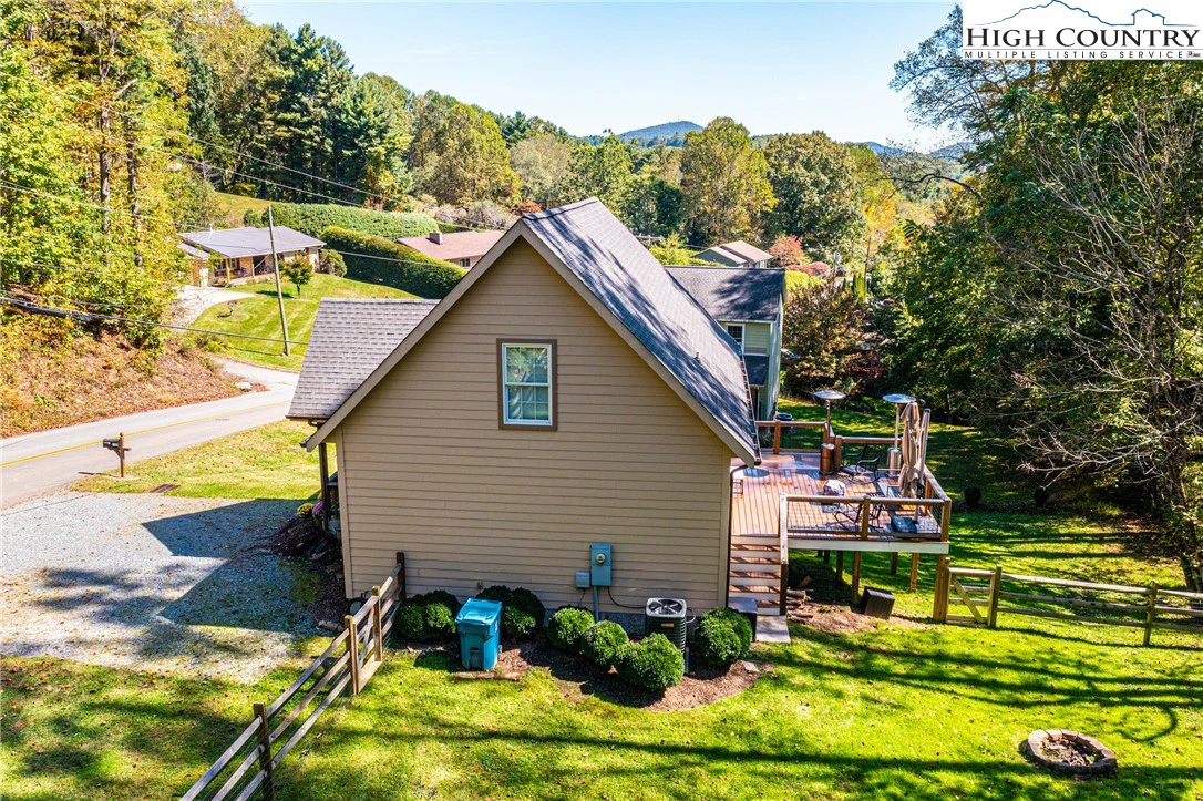 Image number 13 for the current listing