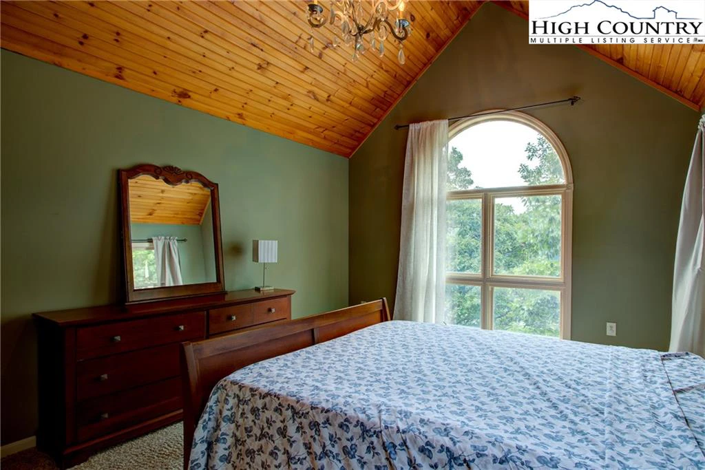 Image number 7 for the current listing