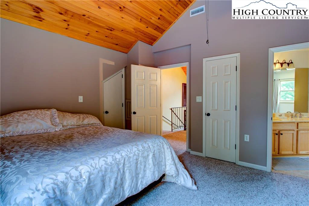 Image number 9 for the current listing