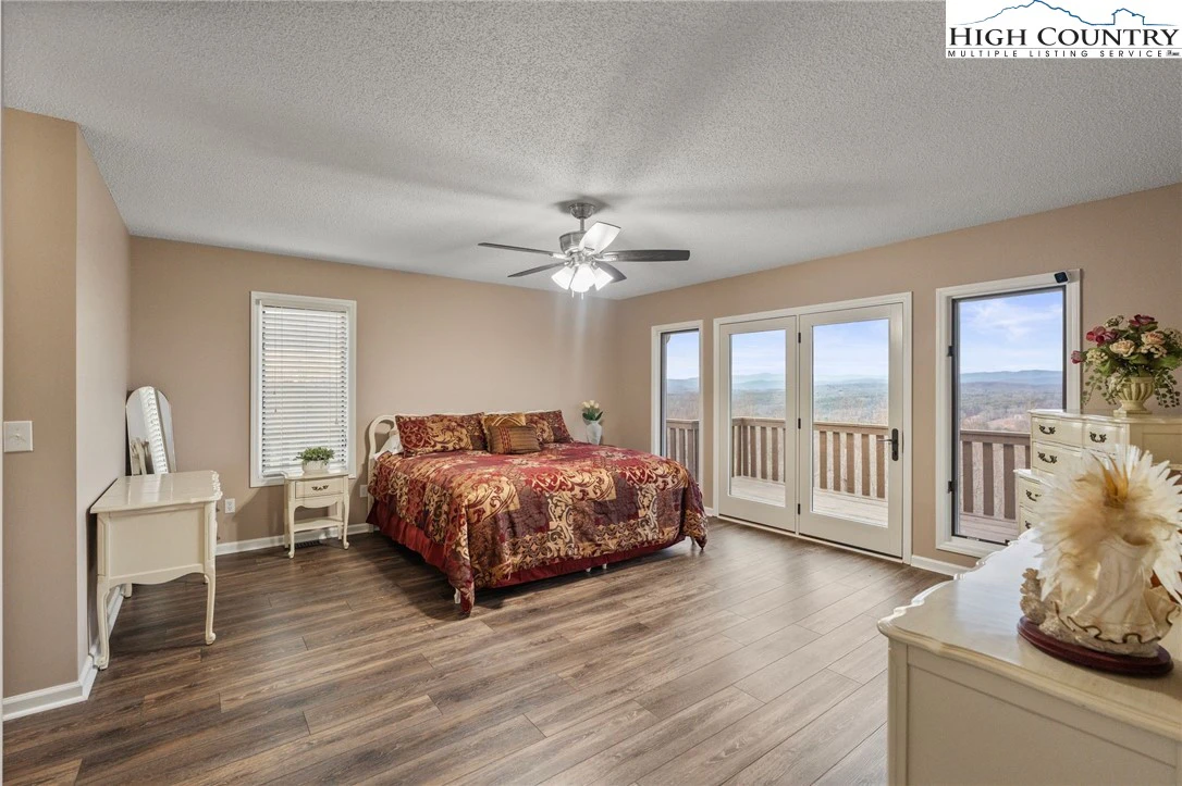 Image number 6 for the current listing