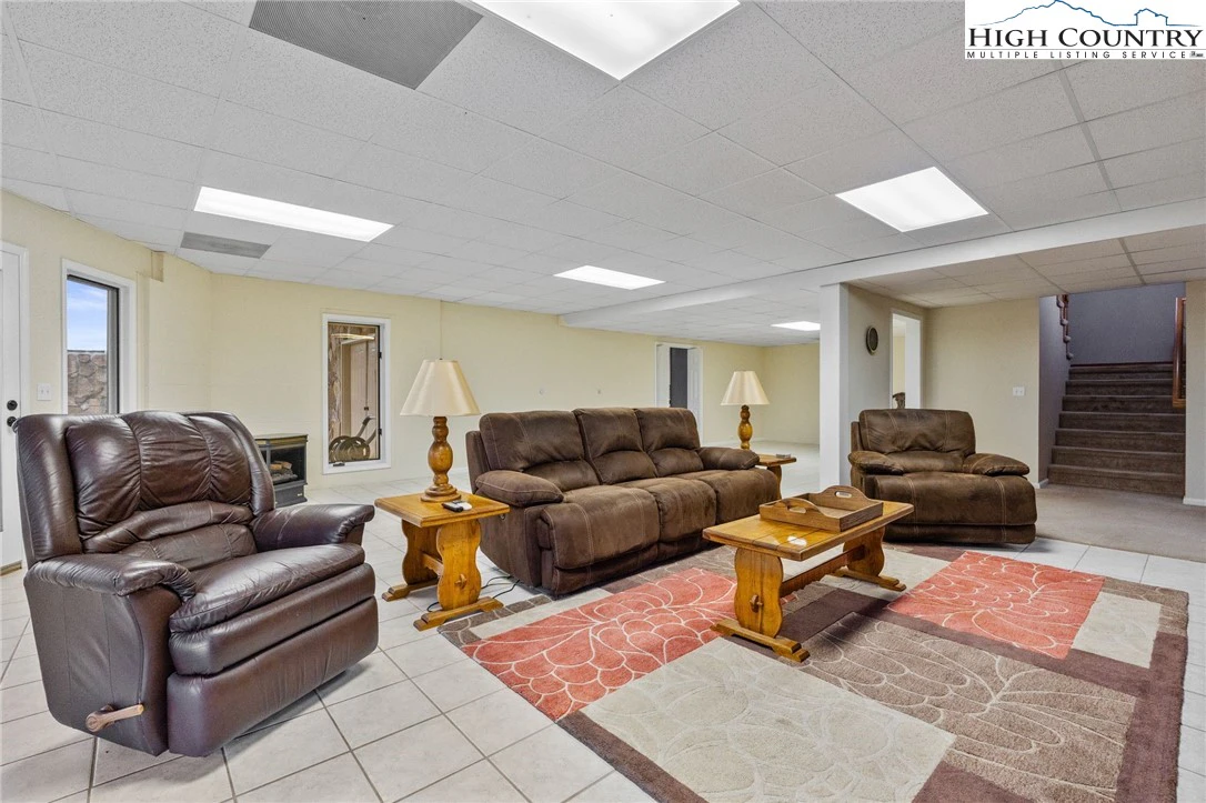Image number 10 for the current listing