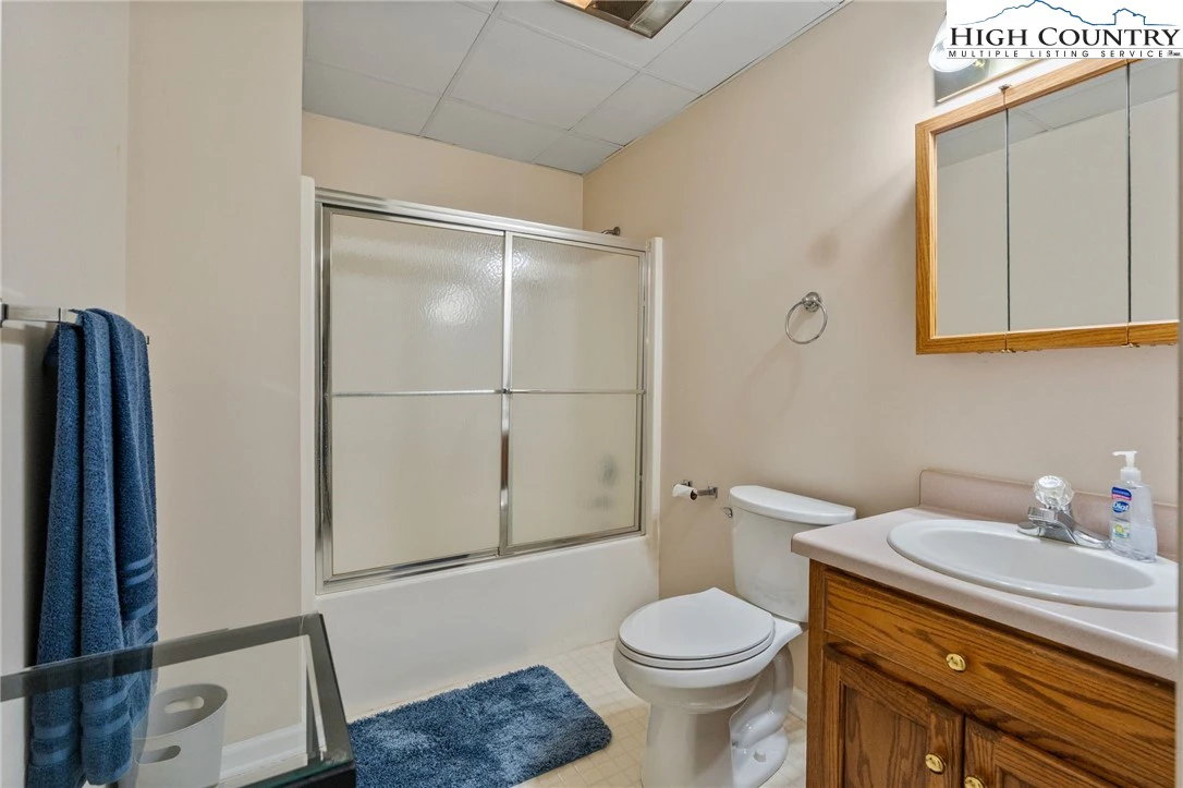 Image number 12 for the current listing