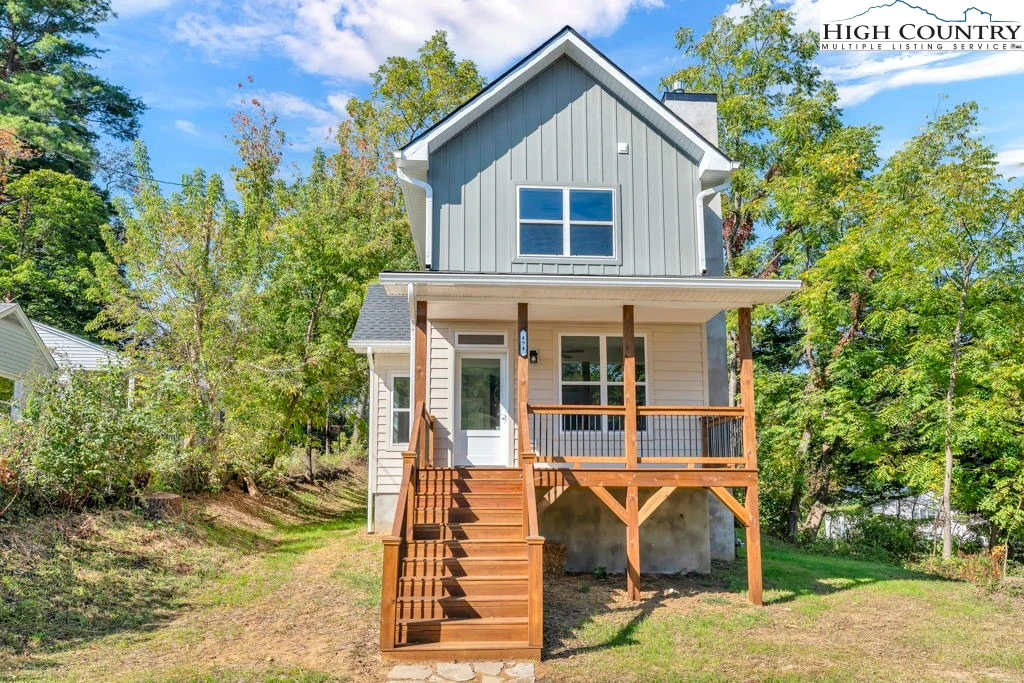 Image number 3 for the current listing