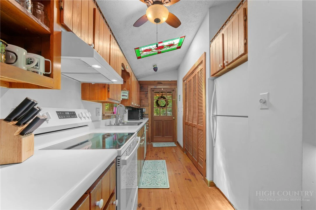 Image number 6 for the current listing