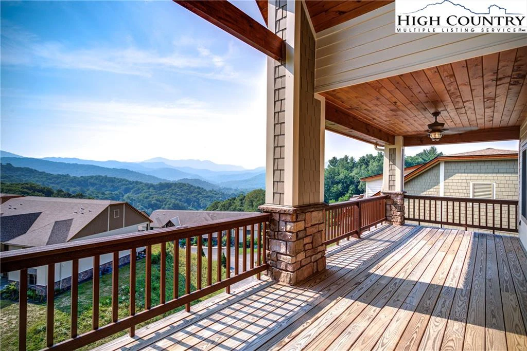 Image number 1 for the current listing