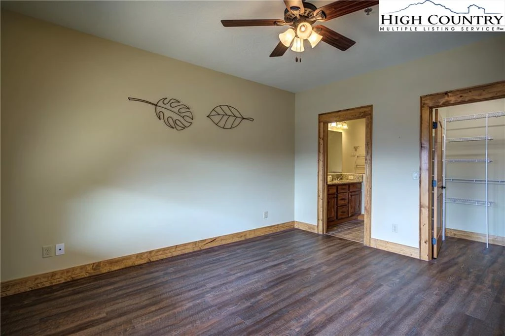 Image number 16 for the current listing