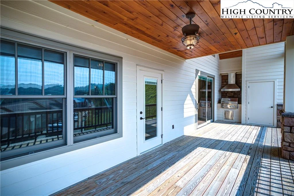 Image number 7 for the current listing