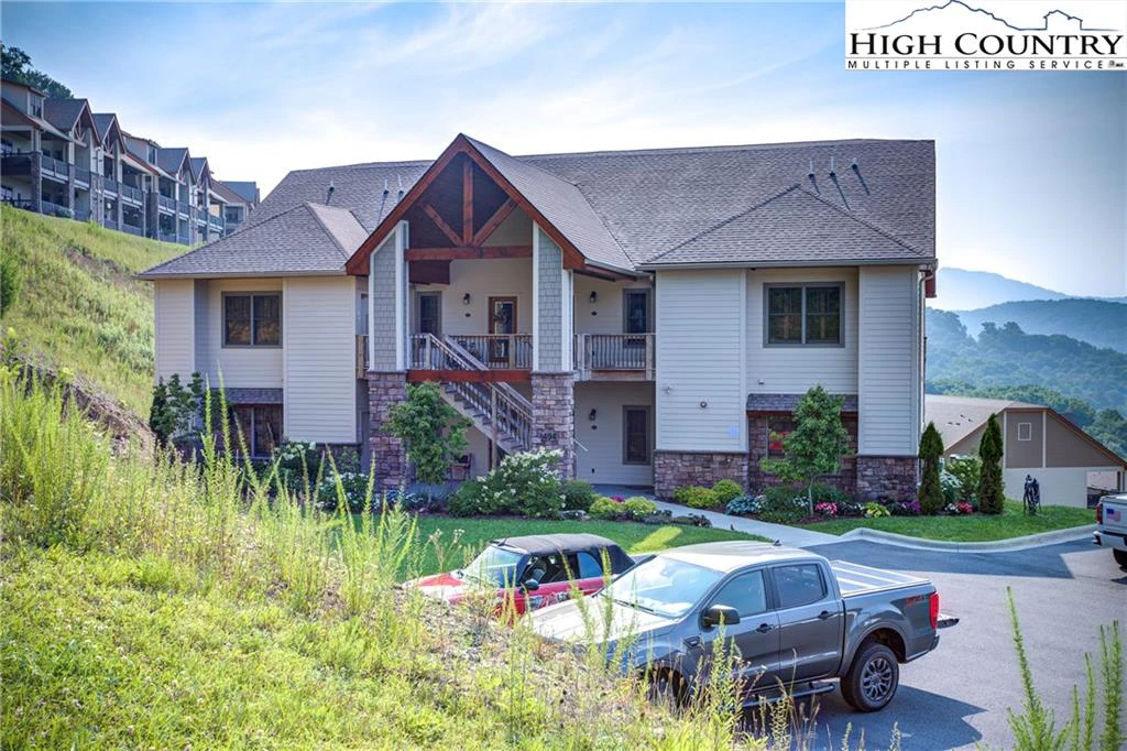 Image number 3 for the current listing